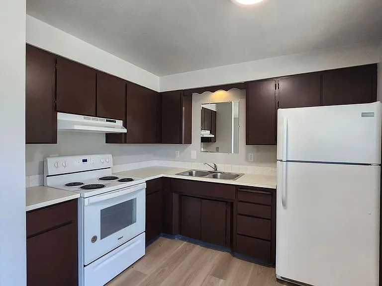 12210-12218 E Lenora Dr — Photo 11