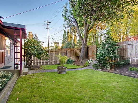 2nd image of 15810 25th Ave NE