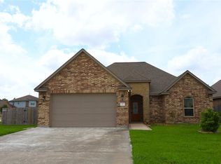 1 Rose Ct, Angleton, TX 77515