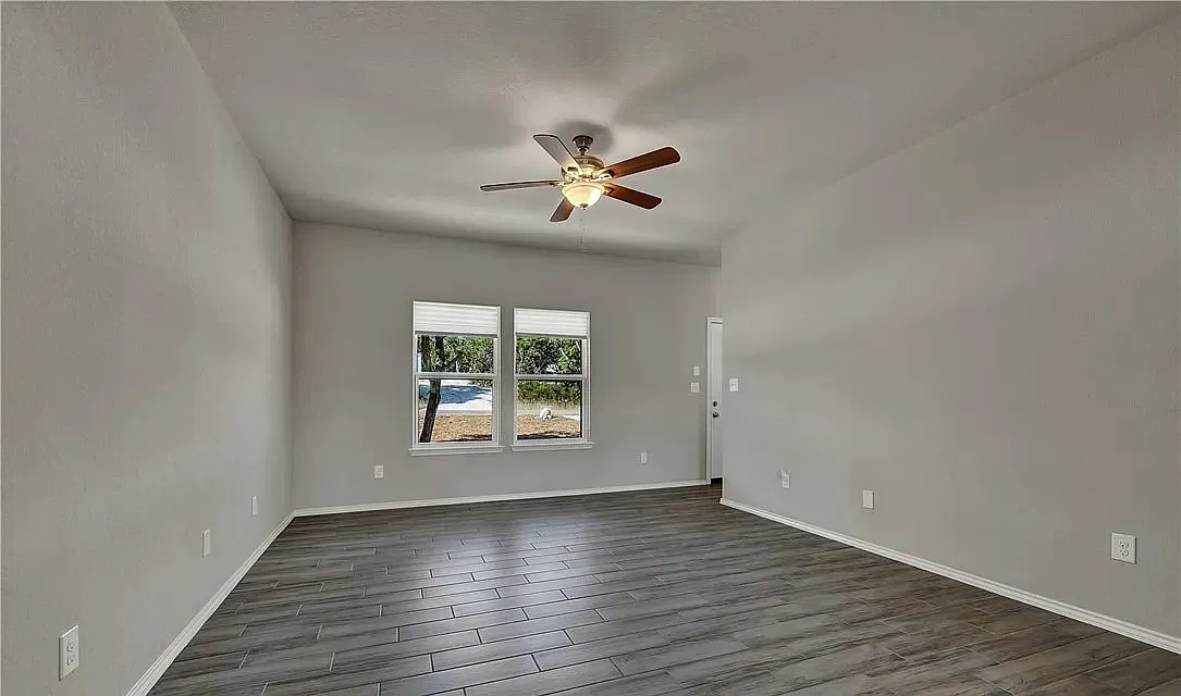3 bed, 1324 sqft, $1,875 — Photo 4