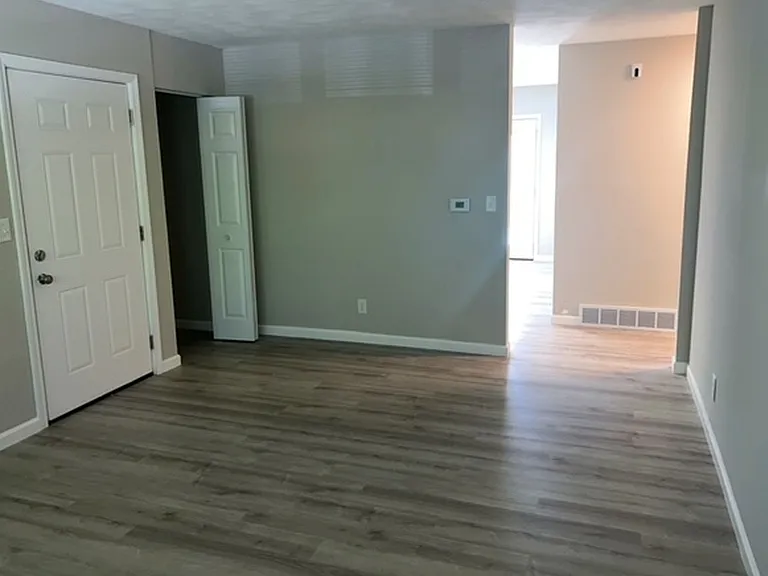 2110 Saratoga Dr #2 — Photo 3