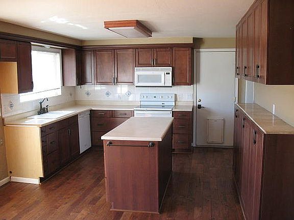 4th image of 1700 Eastlake Blvd