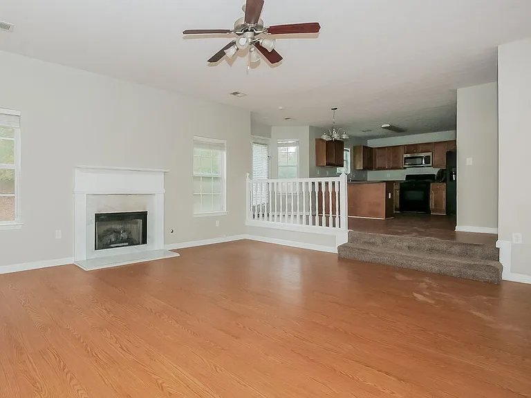 112 Garrison Ln — Photo 7