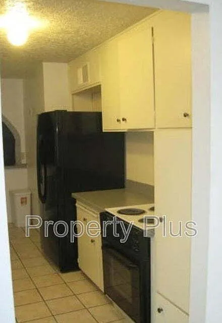 6 bed, 6.0 bath, 2239 sqft, $3,800 — Photo 3
