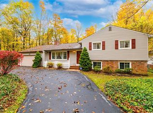 6855 Wilson Mills Rd, Mayfield Village, OH 44040