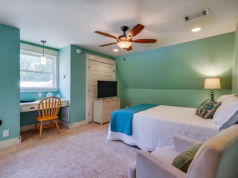Third bedroom.