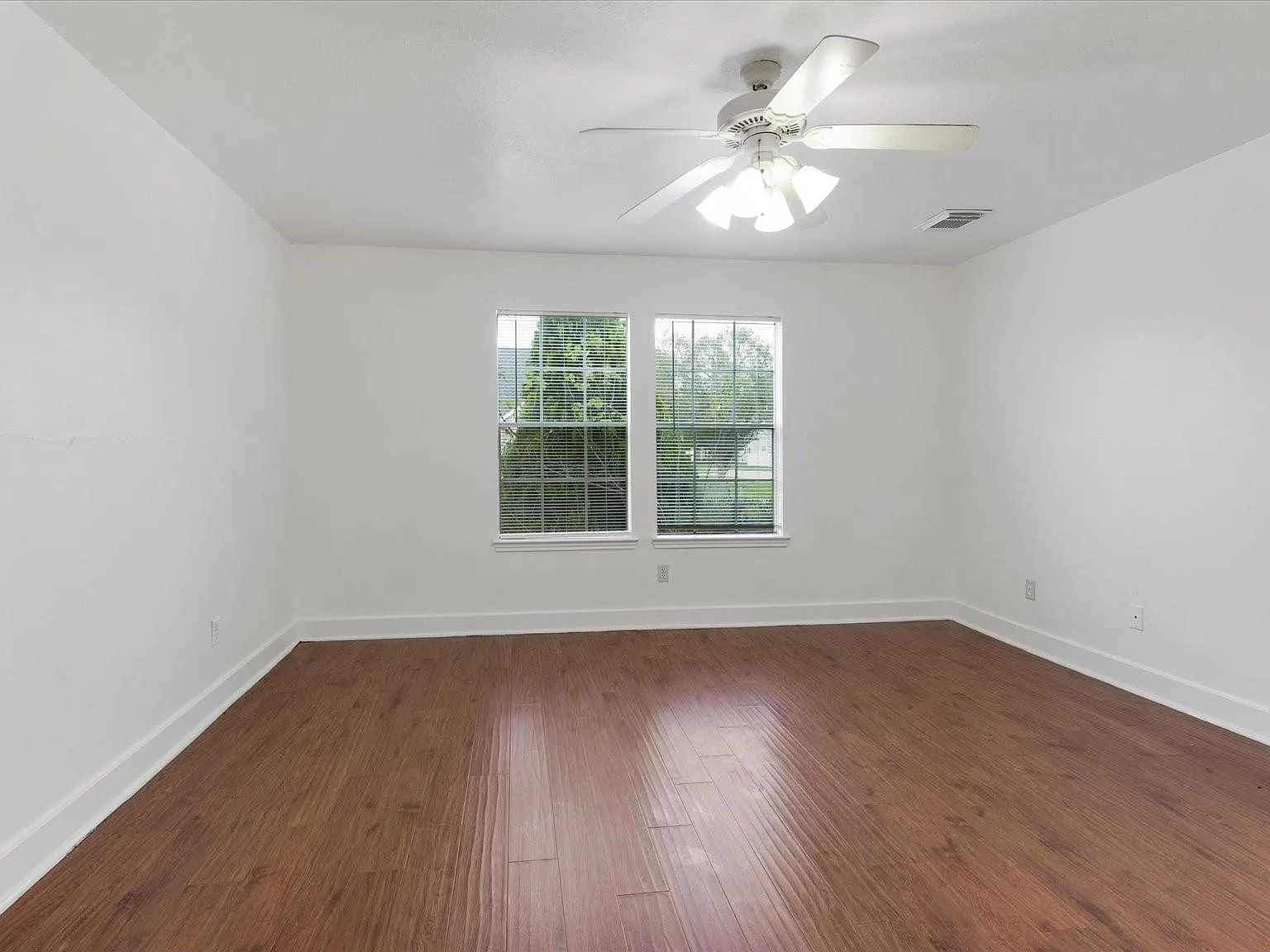 4 bed, 2.5 bath, 2140 sqft, $2,150 — Photo 3