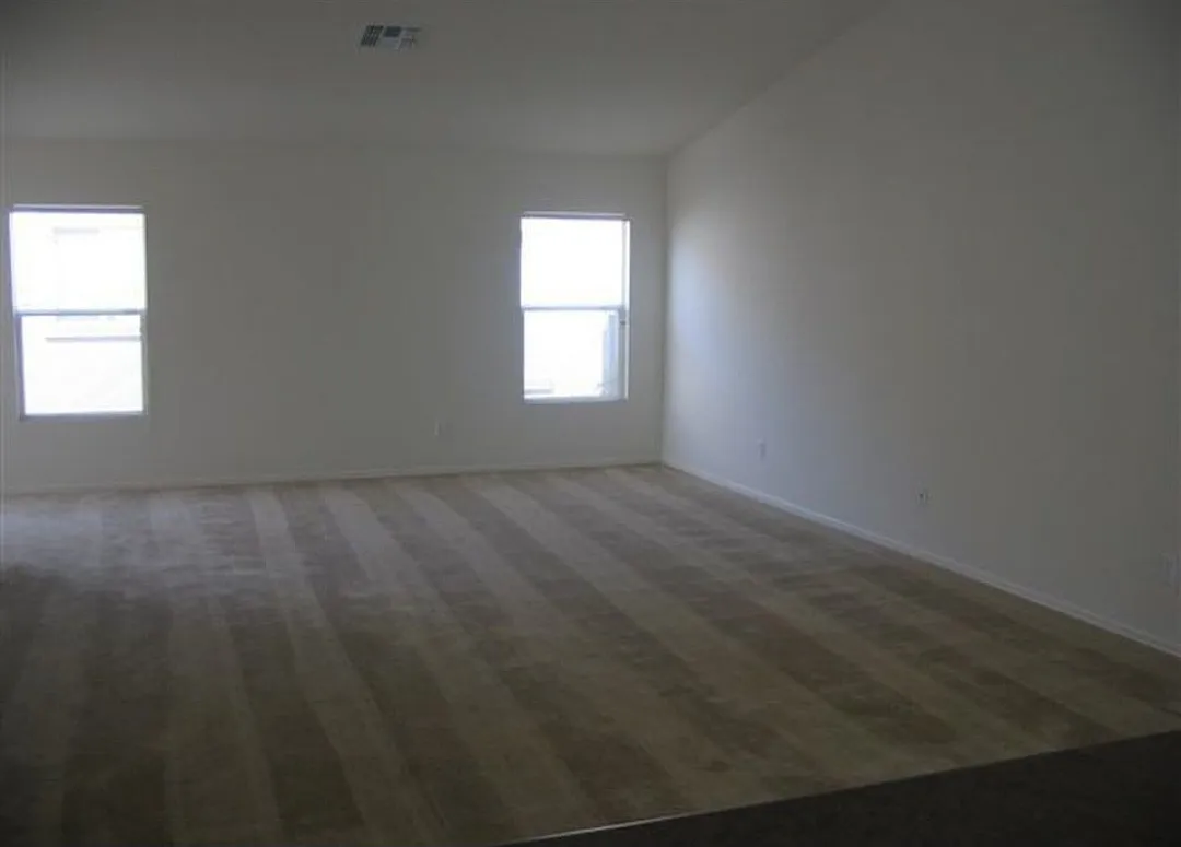 4 bed, 1700 sqft, $3,500 — Photo 2