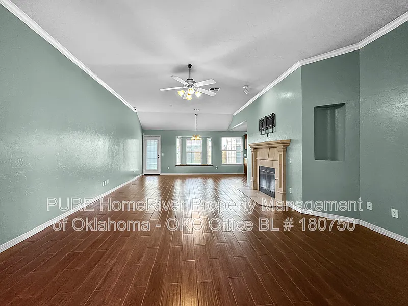 3 bed, 2.0 bath, 1568 sqft, $1,650 — Photo 4
