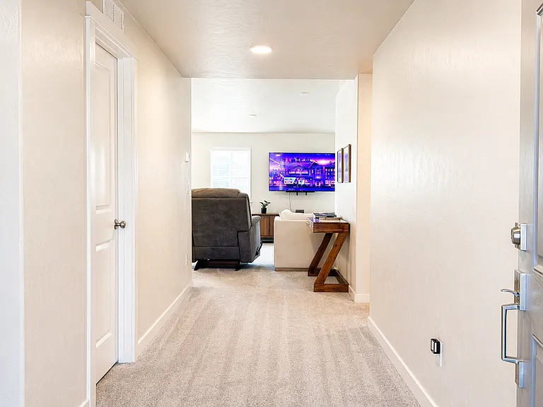 4889 E Cotton Dr — Photo 2