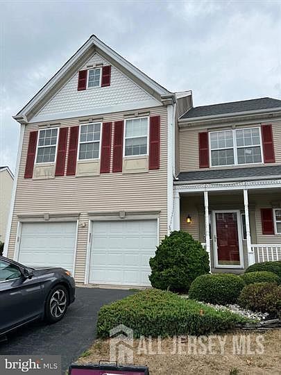 1st image of 32 Marion Dr