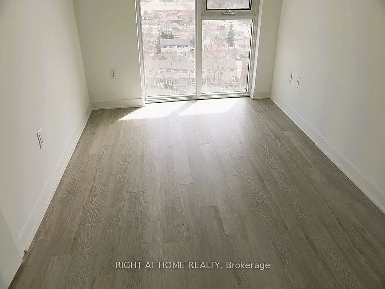 2782 Barton St N #903 — Photo 7