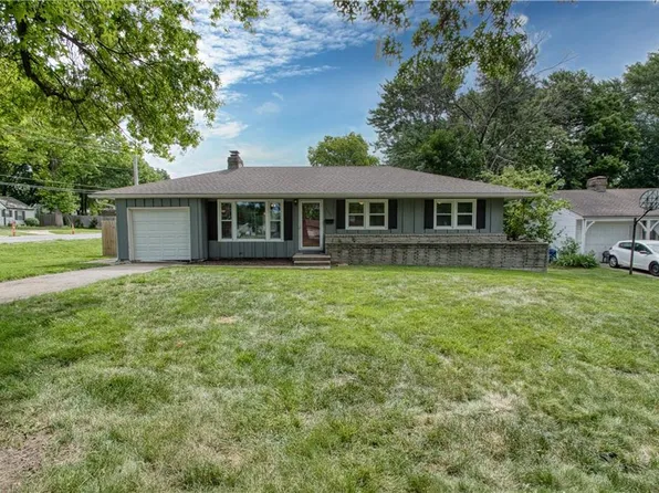 6105 W 75th St, Prairie Village, KS 66208