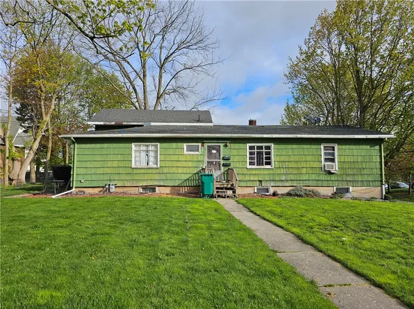 7 Coe Ave, Oakfield, NY 14125