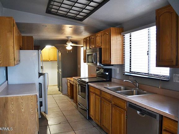 4th image of 319 N 88th Pl
