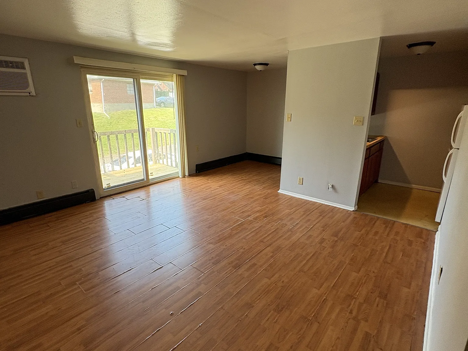 4103 East 4th Street - 6 — Photo 3