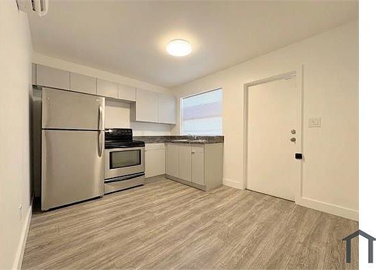 2nd image of 2314 Polk St APT 12