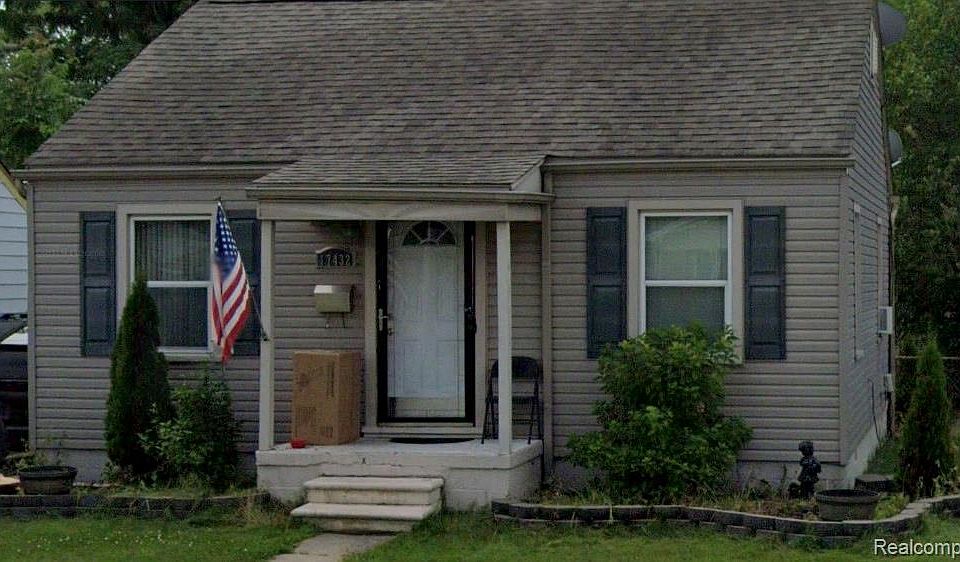 1st image of 17432 Roseville Blvd