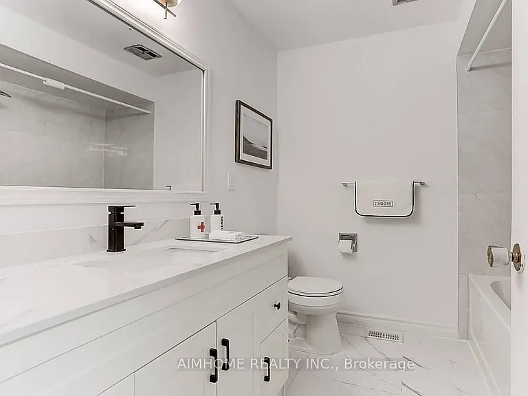 199 Edmonton Dr — Photo 4