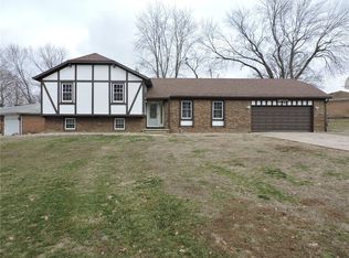 16 Shorewood Dr S, Danville, IL