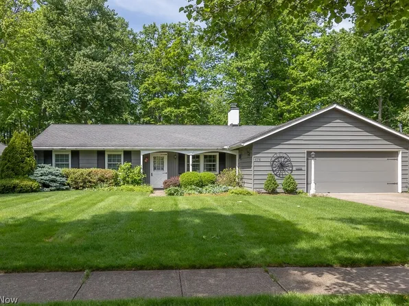 676 Wyleswood Dr, Berea, OH 44017