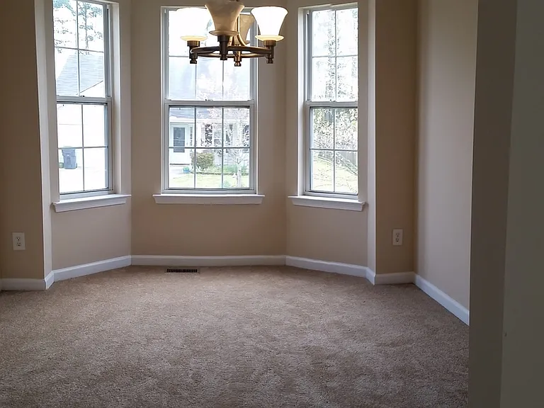 215 Bainbridge Cir — Photo 20