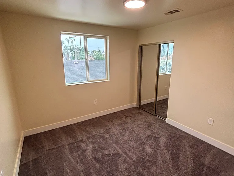 5913 Denver Ave — Photo 15