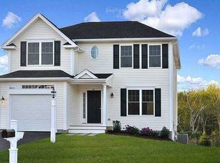 8 Tailwinds Ln, Westerly, RI 02891