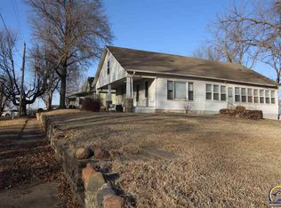 812 Vermont Ave, Holton, KS 66436