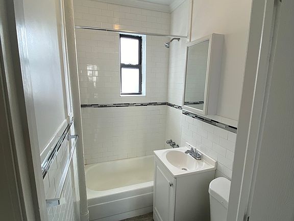 4th image of 21-58 35th St #4E
