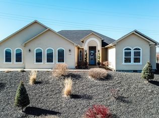 1300 W Goodlander Rd, Selah, WA 98942