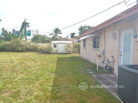 5th image of 5220 SW 8th Ct