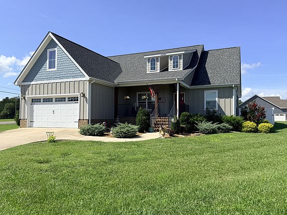 2nd image of 124 Droon Dr