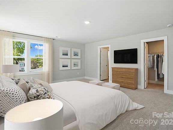 5th image of 144 Balboa St