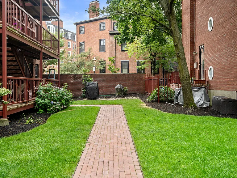 3 Devens St #2 — Photo 26