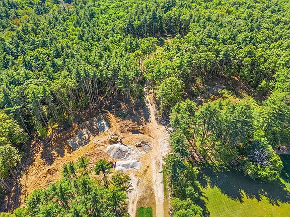 4th image of 385 Green Rd