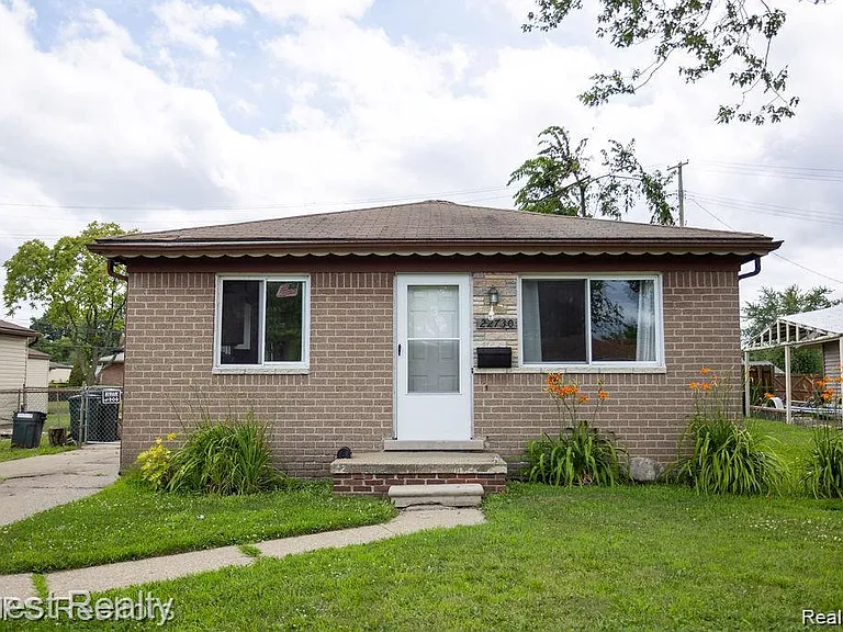 22730 Masonic Blvd — Photo 1