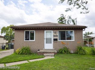 22730 Masonic Blvd, Saint Clair Shores, MI 48082