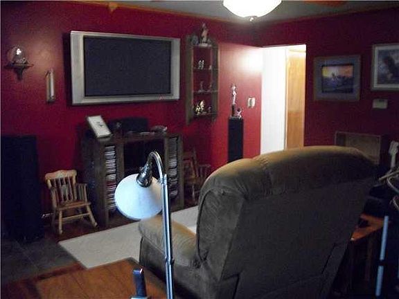 4th image of 417 N Hickory Ln