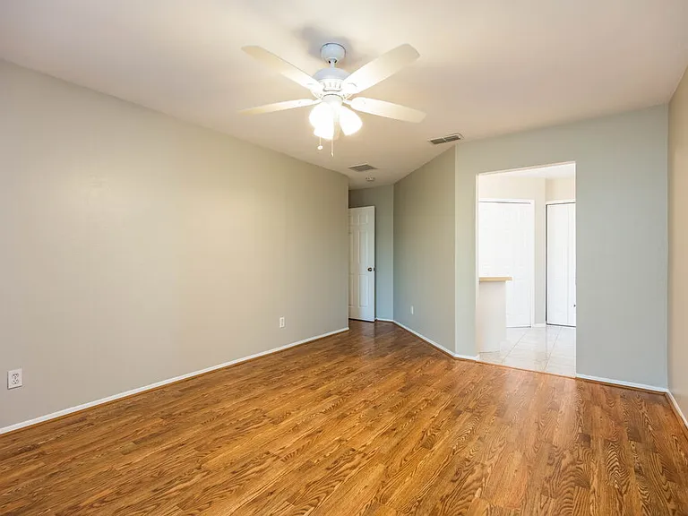 817 SW 9th Ave — Photo 10