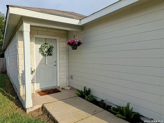 4 bed, 2.0 bath, 1492 sqft, $1,795 — Photo 2