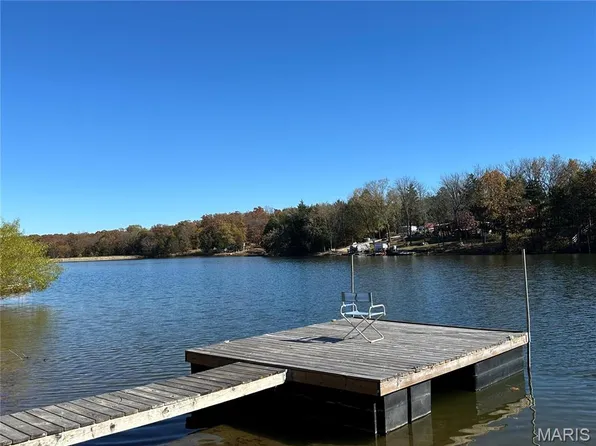 3985 Lakeshore Dr, New Haven, MO 63068