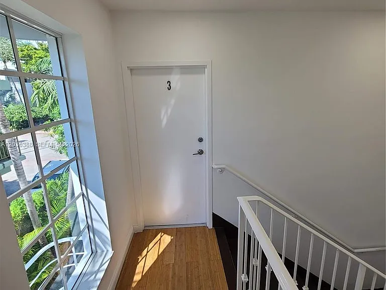 825 Michigan Ave #3 — Photo 11