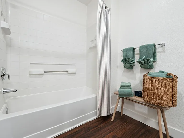 Pescadero Apartments — Photo 28