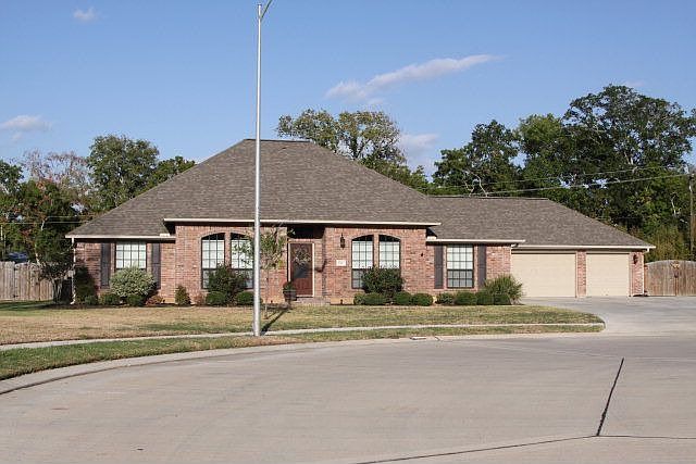 1st image of 111 Meadowlark Ct