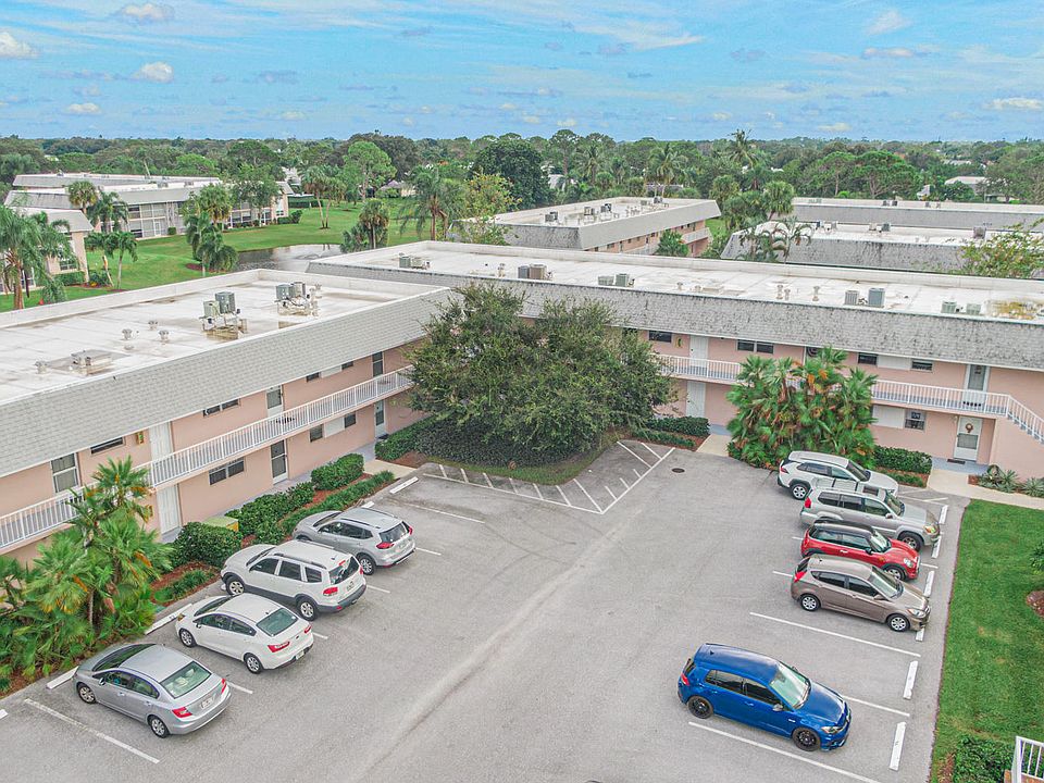 1st image of 18081 SE Country Club Dr APT 9-82