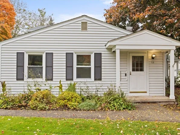53 Swan Trl, Fairport, NY 14450
