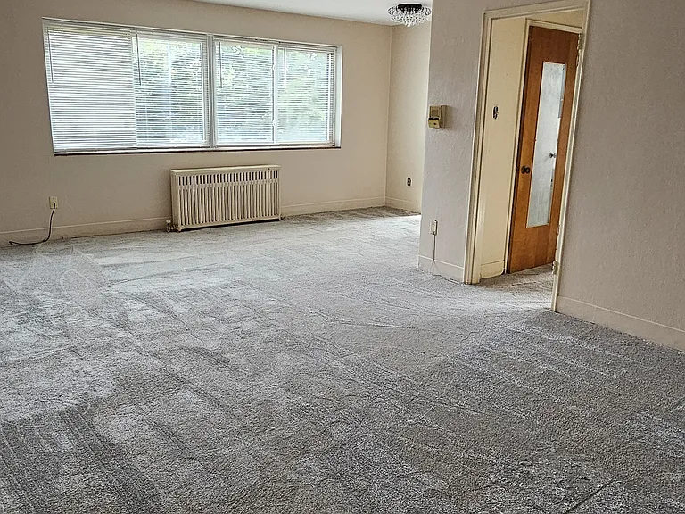 1 Glen Elm Dr #9 — Photo 2