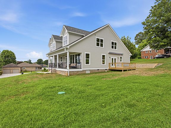 3rd image of 8211 Snow Hill Rd