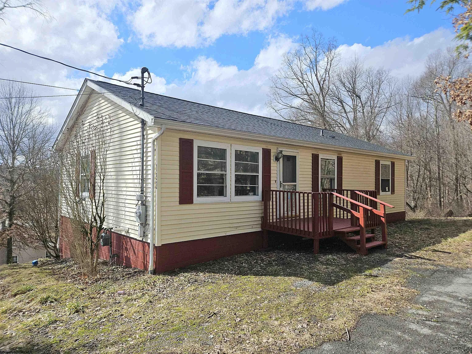 132 Beverly St photo 1